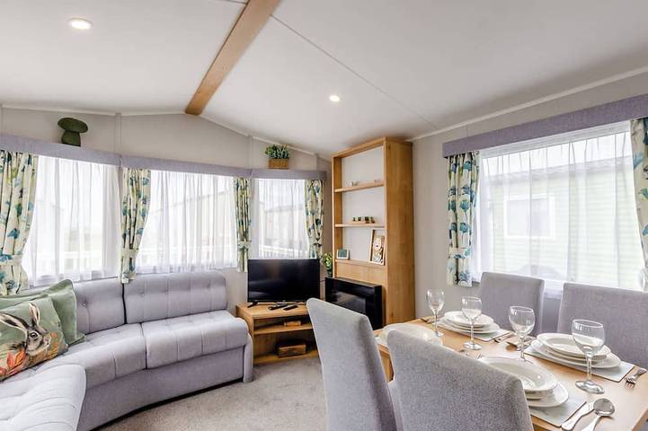 Bronze 2 Bedroom Caravan, Sleeps 4 in California (Great Yarmouth), Great Yarmouth