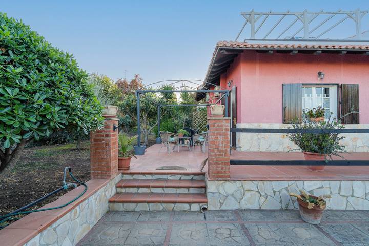 "Villa Angela" con terrazza, giardino in comune e Wi-Fi in Augusta (Italy), Augusta (comune)