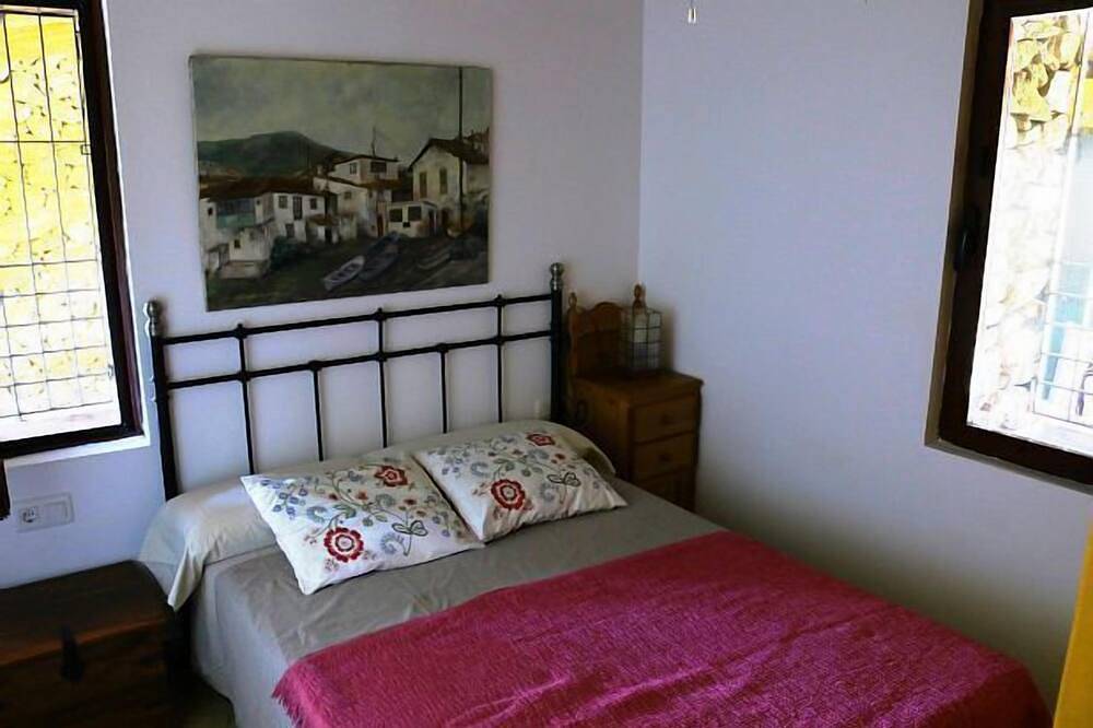 Casa Rural Sierra de Aguafría. Finca El Robledillo for 8 people in Monesterio, Sierra Morena