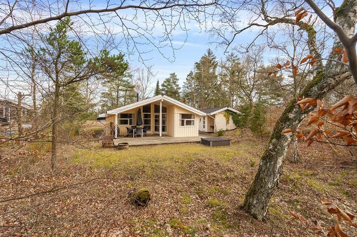 Ferieudlejning for 6 personer, med sauna og terrasse i Fjellerup Strand
