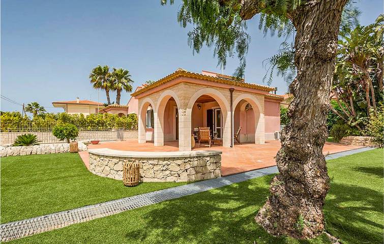 Apartamento con vistas al mar, aparcamiento y piscina in Marina di Modica, Módica