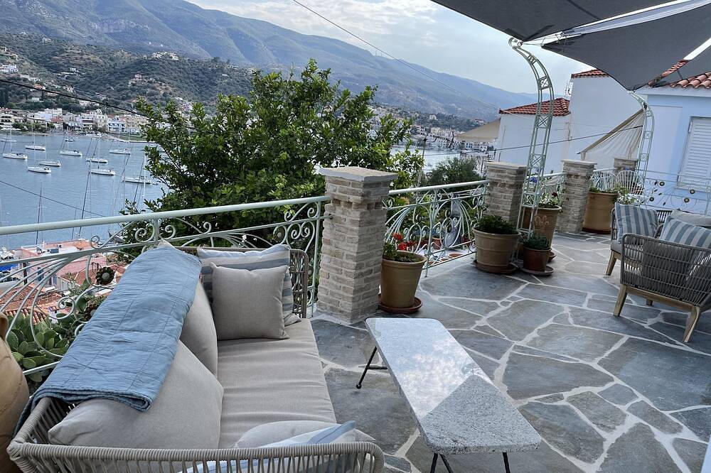 Karen’s Mikro Spiti, Poros. Presented by Lazydaze in Poros Stadt, Poros