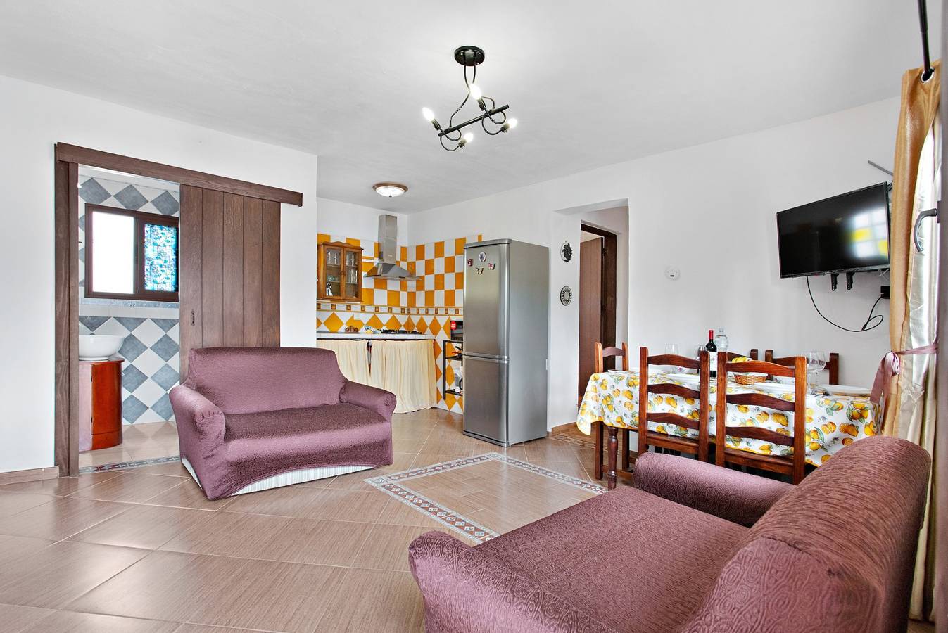 Rural House 'Ca Luis' with Teide Volcano Views, Shared Terrace, and Wi-Fi in Redondo (Canary Islands), Icod de los Vinos