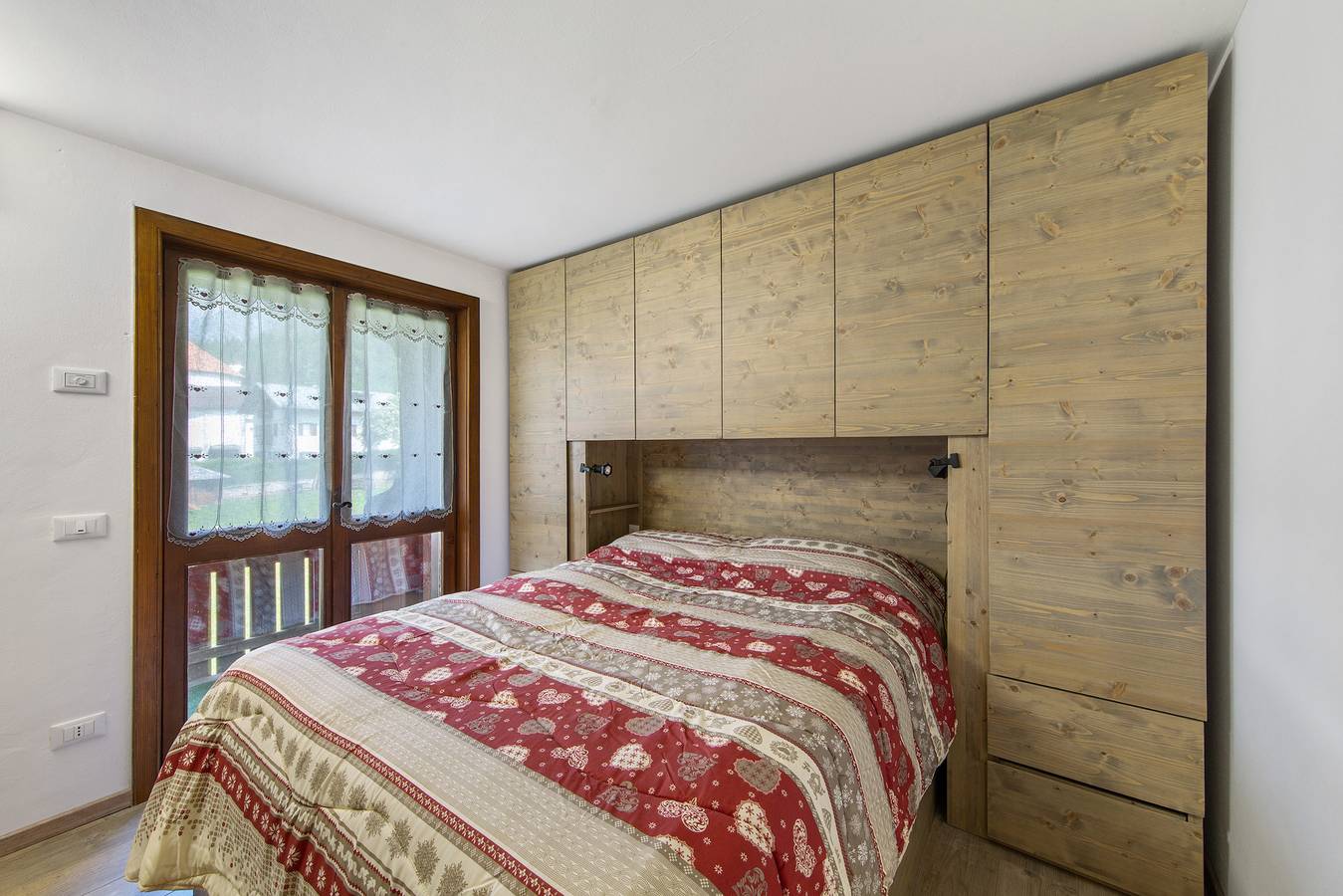 Appartamento intero, Appartamento ' Ciasa Valentina' con vista sulle montagne, balcone e Wi-Fi in Auronzo di Cadore, Dolomiti di Sesto