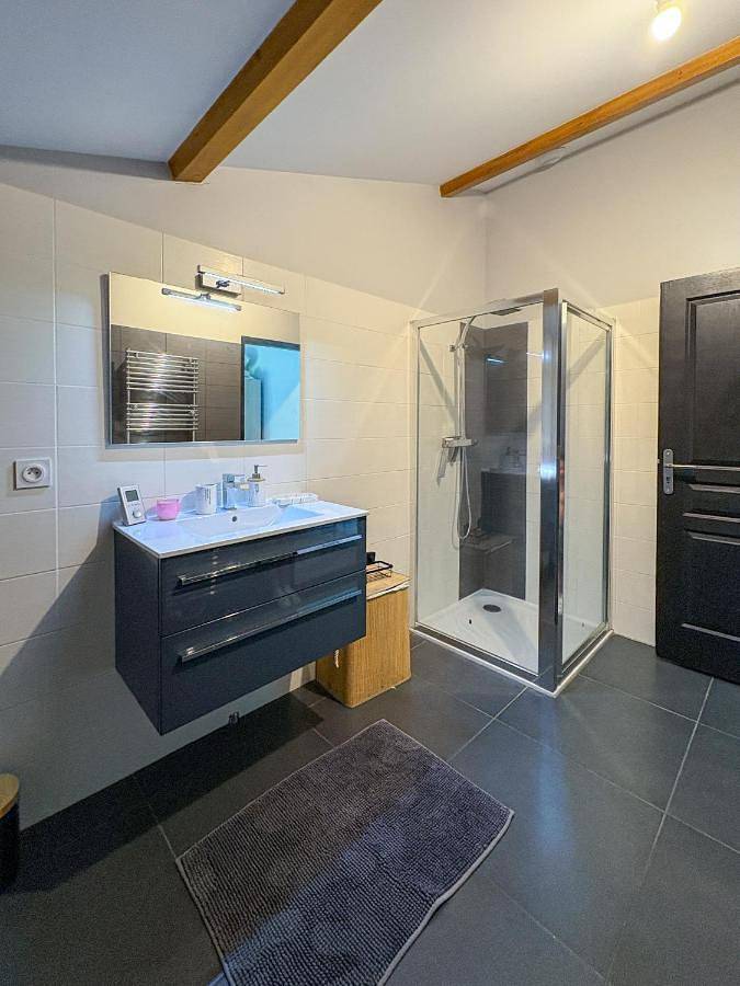 Double Room with Private Bathroom in Montauban, Tarn-et-Garonne
