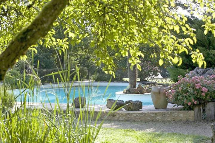Hôtel pour 2 personnes, avec Terrasse ainsi que Jardin et Piscine