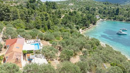 Ferienhaus für 5 Personen, mit Balkon und Garten sowie Pool in Kroatien