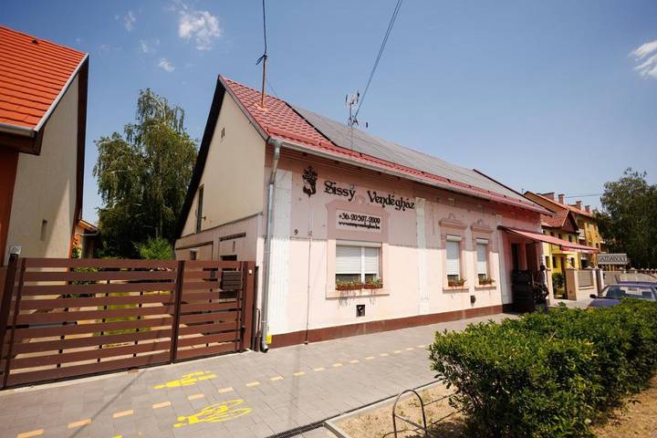 Maison d’hôte pour 3 personnes, avec Terrasse et Jacuzzi ainsi que Jardin et Vue