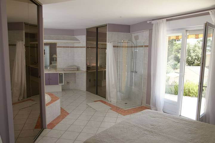 Location de vacances pour 7 personnes, avec jardin et jacuzzi à Connaux - 3