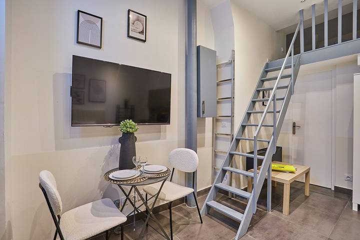 Apartamento entero, Charming studio Center of Paris Montmartre in París, Isla de Francia