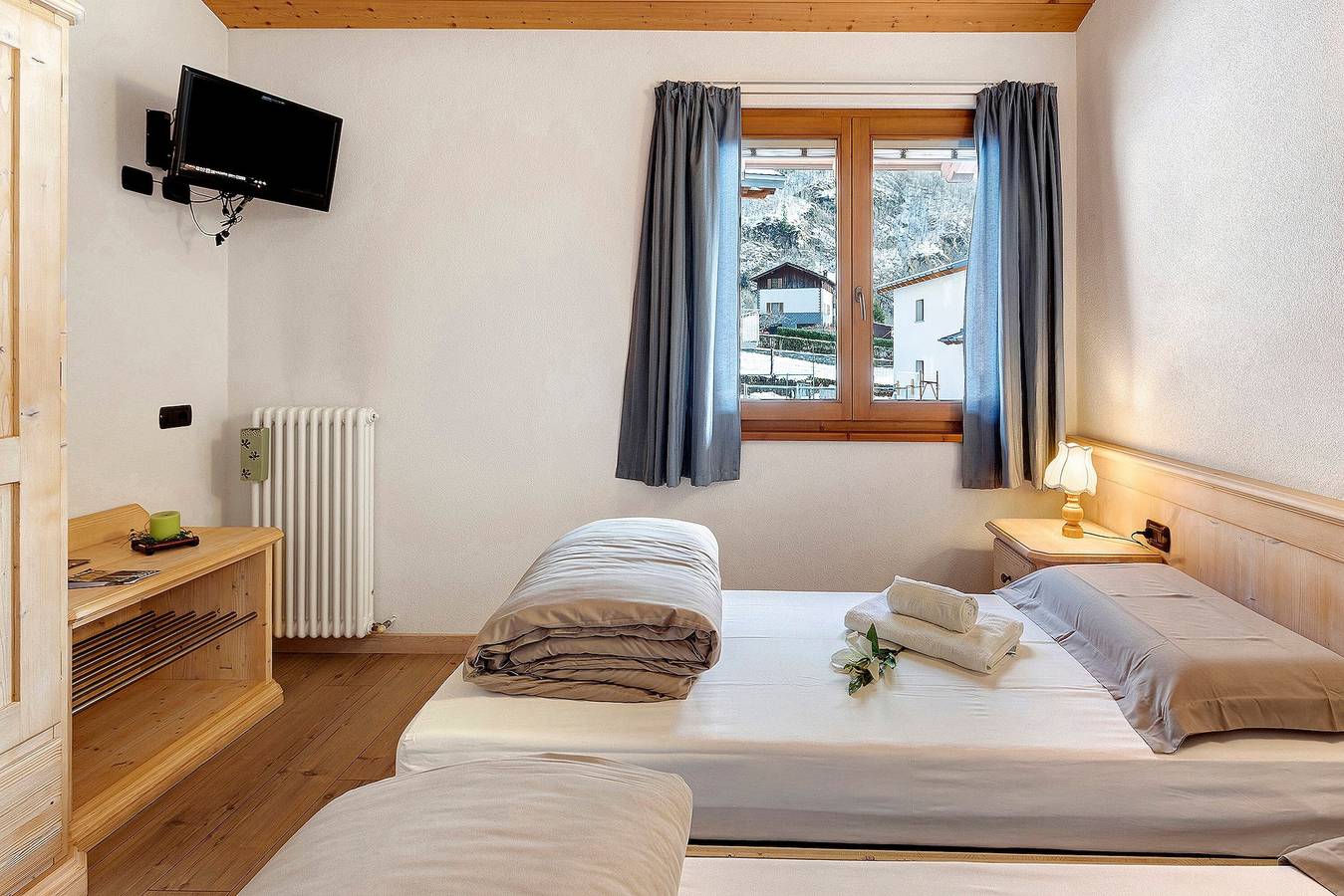 Zimmer 'Camera Matrimoniale' mit Bergblick, Gemeinschaftsgarten und Wlan in Grosio, Nationalpark Stilfser Joch