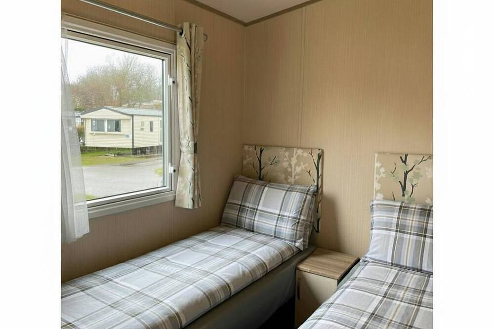 Comfortable 3-Bed Caravan - Combe Haven in Hastings, East Sussex