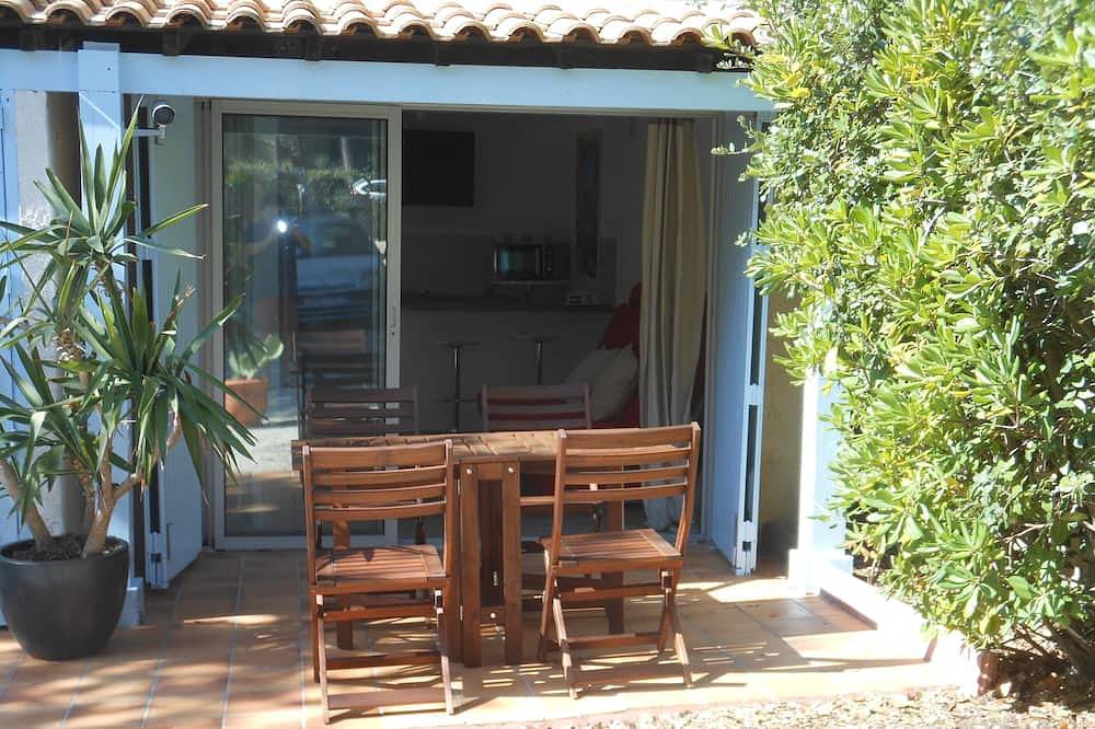 Petite villa 2 pièces avec jardin, au calme et proche de la plage du brusc in Six-Fours-les-Plages, Côte méditerranéenne (France)
