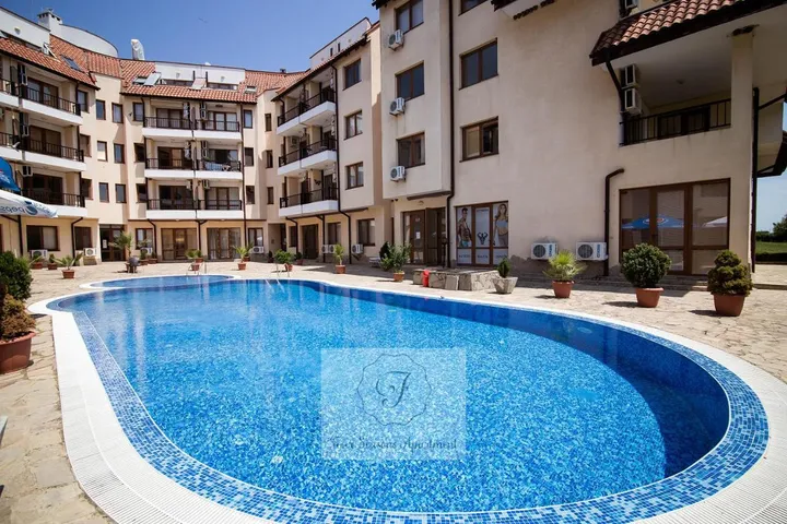 Ferienwohnung für 4 Personen, mit Ausblick und Pool sowie Garten und Kinderpool - 1