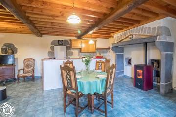 Gîte pour 4 Personnes dans Saint-Ours, Parc naturel régional des Volcans d'Auvergne, Photo 1