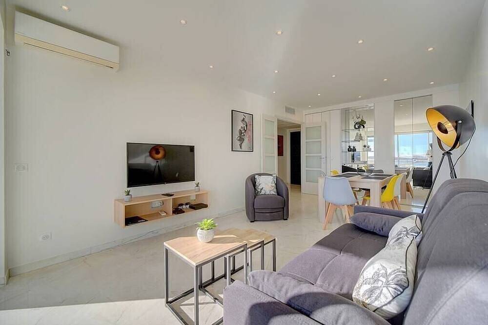 Ganze Wohnung, Upstays Terrace Lerins View 55m² Apartment in Cannes La Bocca, Cannes