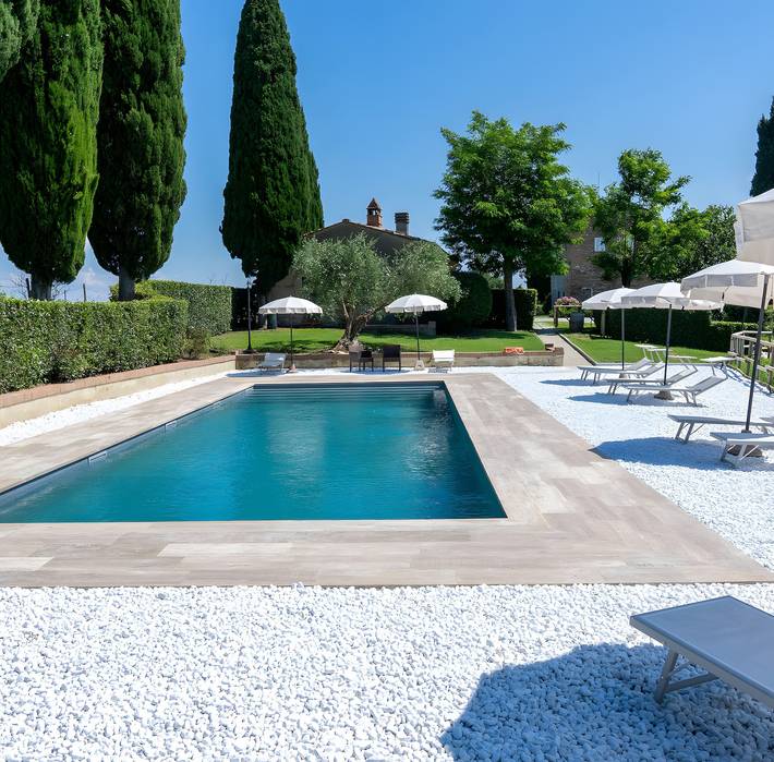 Villa for 16 people, with Garden in San Gimignano