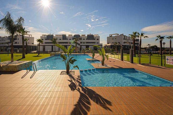 Ferienwohnung für 4 Personen, mit Whirlpool und Terrasse sowie Pool und Sauna in Guardamar del Segura