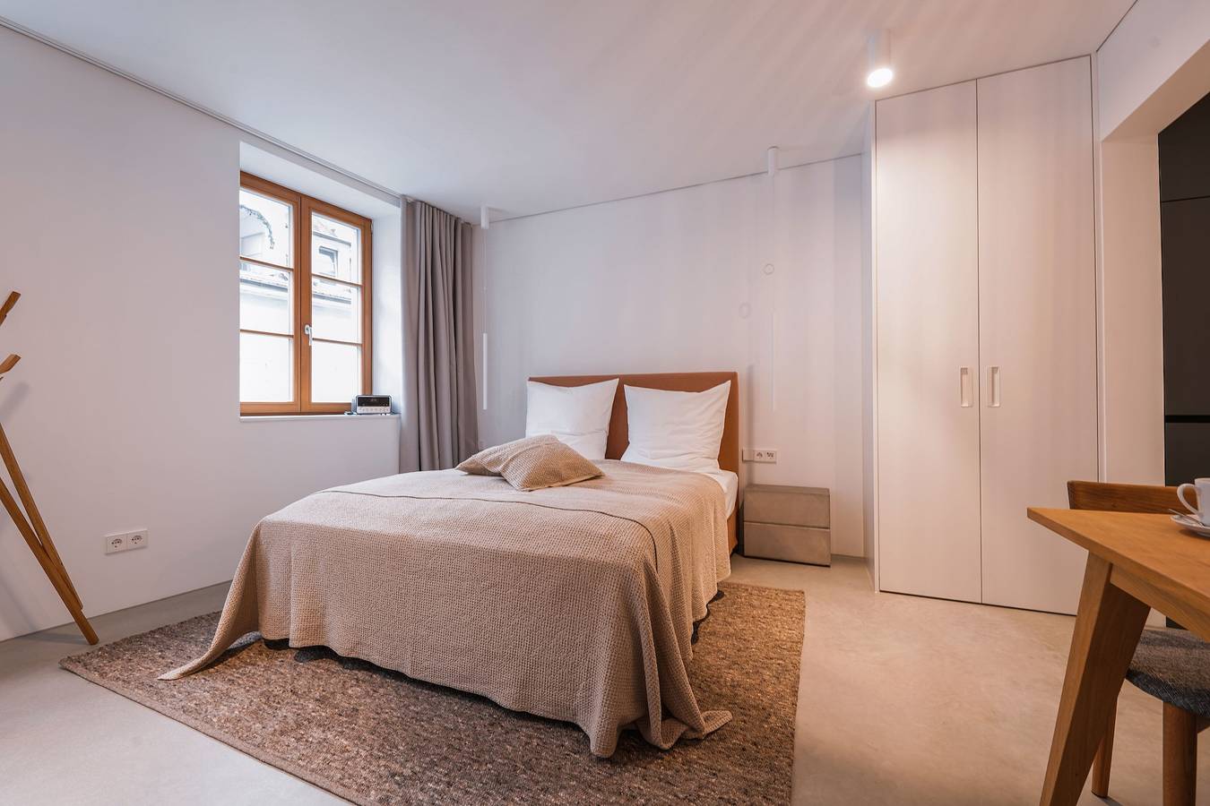 Ganze Wohnung, Apartment '2 Personen' mit überdachter Loggia im 2. Obergeschoss in unmittelbarer Seenähe in Überlingen, Region Bodensee-Oberschwaben