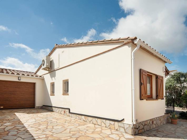 Ferienhaus für 4 Personen, mit Balkon und Garten sowie Pool an der Costa Brava - 3