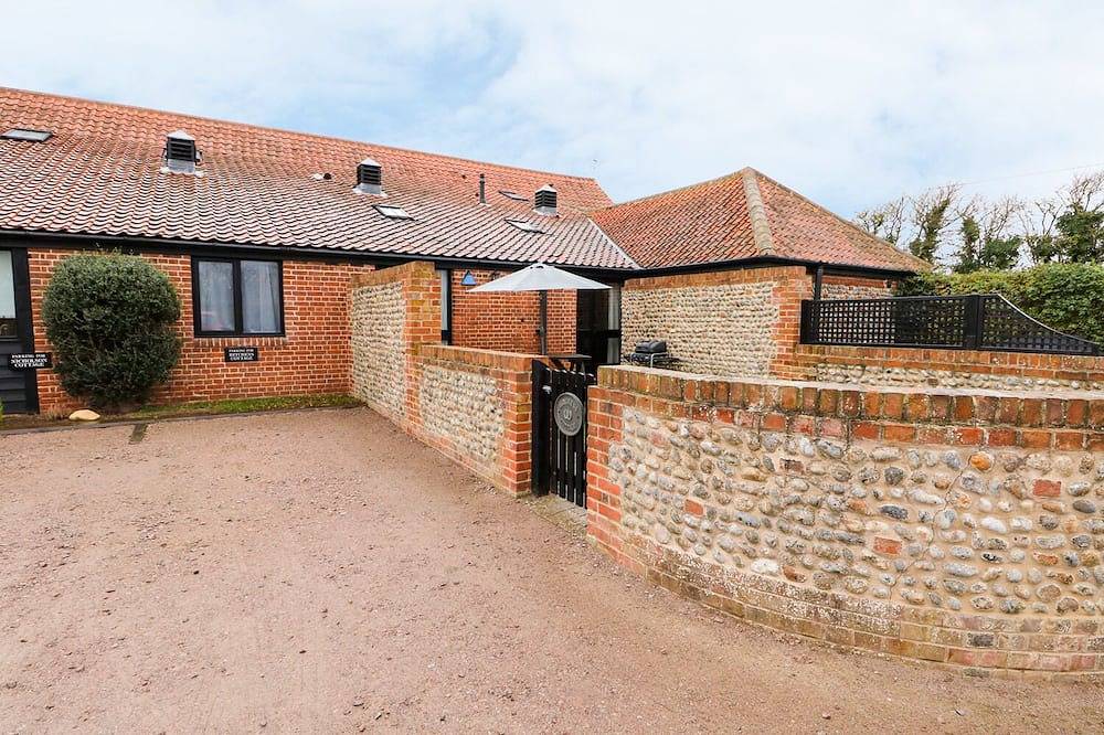Hitchens Cottage, pet friendly in Happisburgh, East Anglia in Happisburgh, Norfolk
