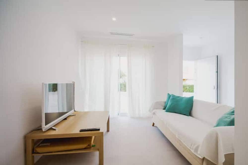 Ganze Wohnung, New 3/2 across from the Beach! in Ses Figueretes, Ibiza Stadt