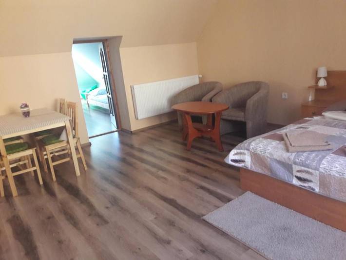 Gîte pour 6 personnes, avec jardin à Eger - 3