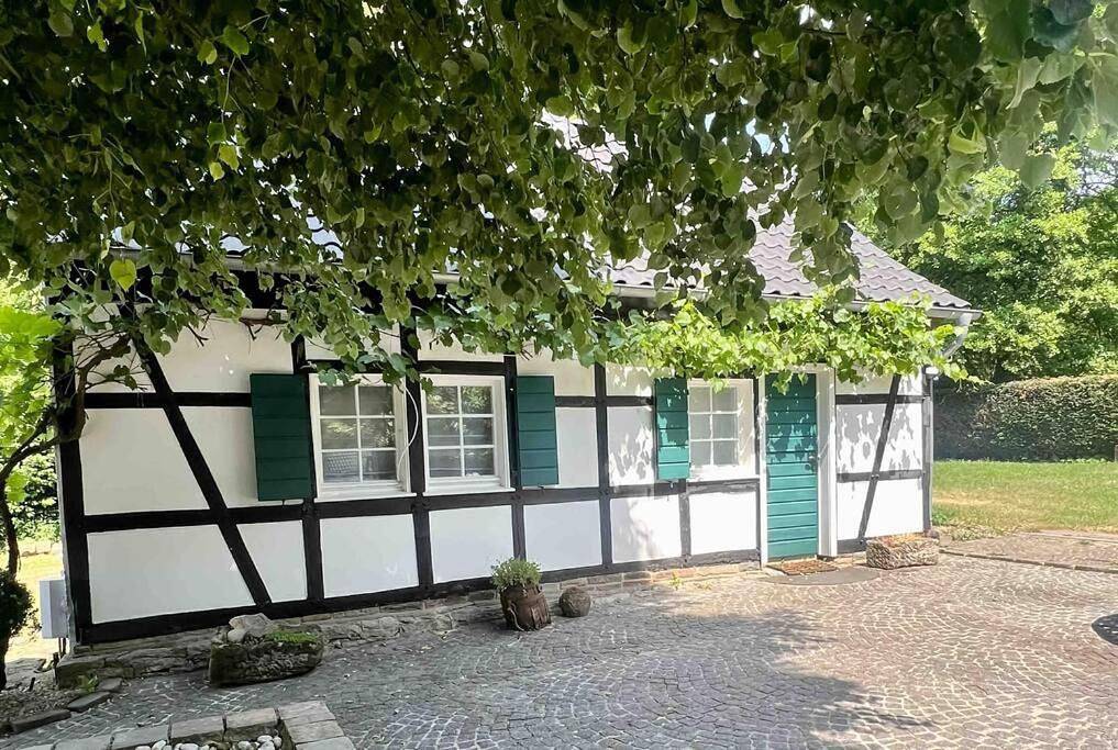 Ganze Wohnung, Mühlenhaus Herkenrath in Bergisch Gladbach, Rheinisch-Bergischer Kreis