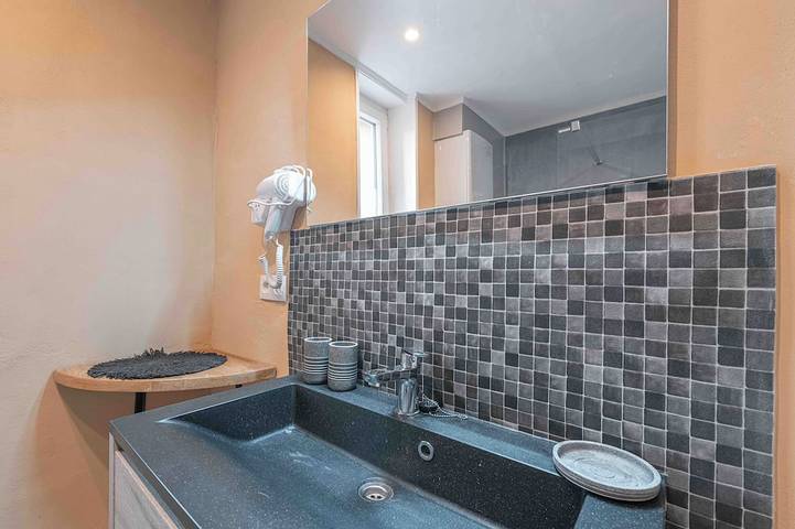 Ganze Wohnung, Gite au Bord de la Meuse à Dinant en Belgique, à 3' du Centre de la Ville in Dinant, Region Namur