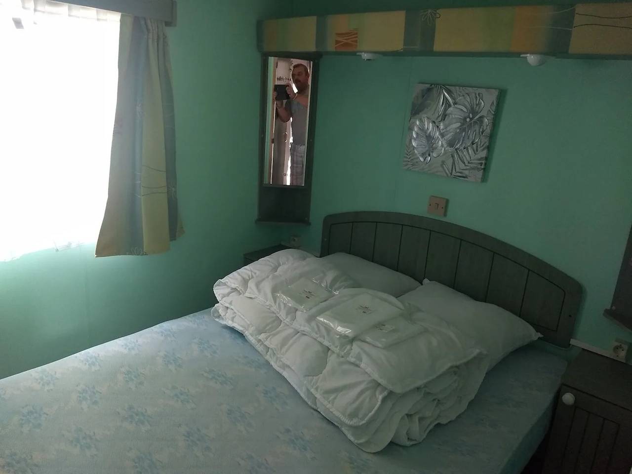 Mobilhome climatisé, calme, sur terrain arboré, avec piscine, terrasse privée & climatisation in Les Mathes, Côte de Beauté