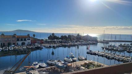 Gîte pour 6 personnes, avec terrasse et vue dans Port de Meze