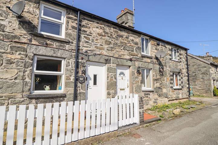 Cottage for 4 people, with garden in Penmachno