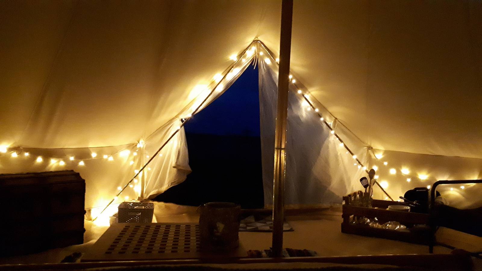 Chestnut 6m bell tent-Log burner-nr Whitby-Parking in North York Moors National Park