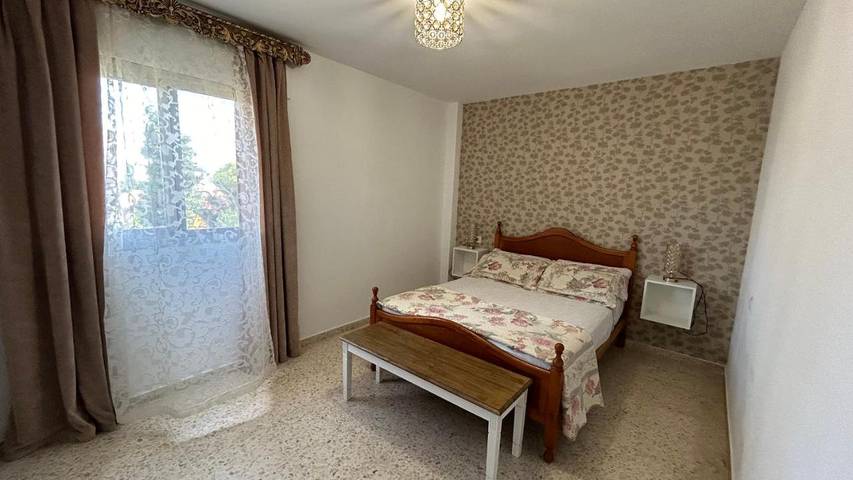 Apartamento para 5 personas, con jardín y balcón en La Línea de la Concepción