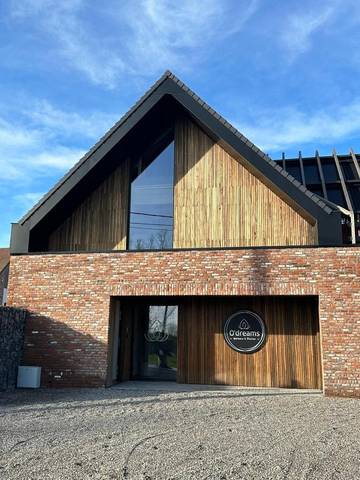 Cottage pour 2 personnes, avec terrasse et jacuzzi ainsi que sauna et piscine à Celles (Hainaut)