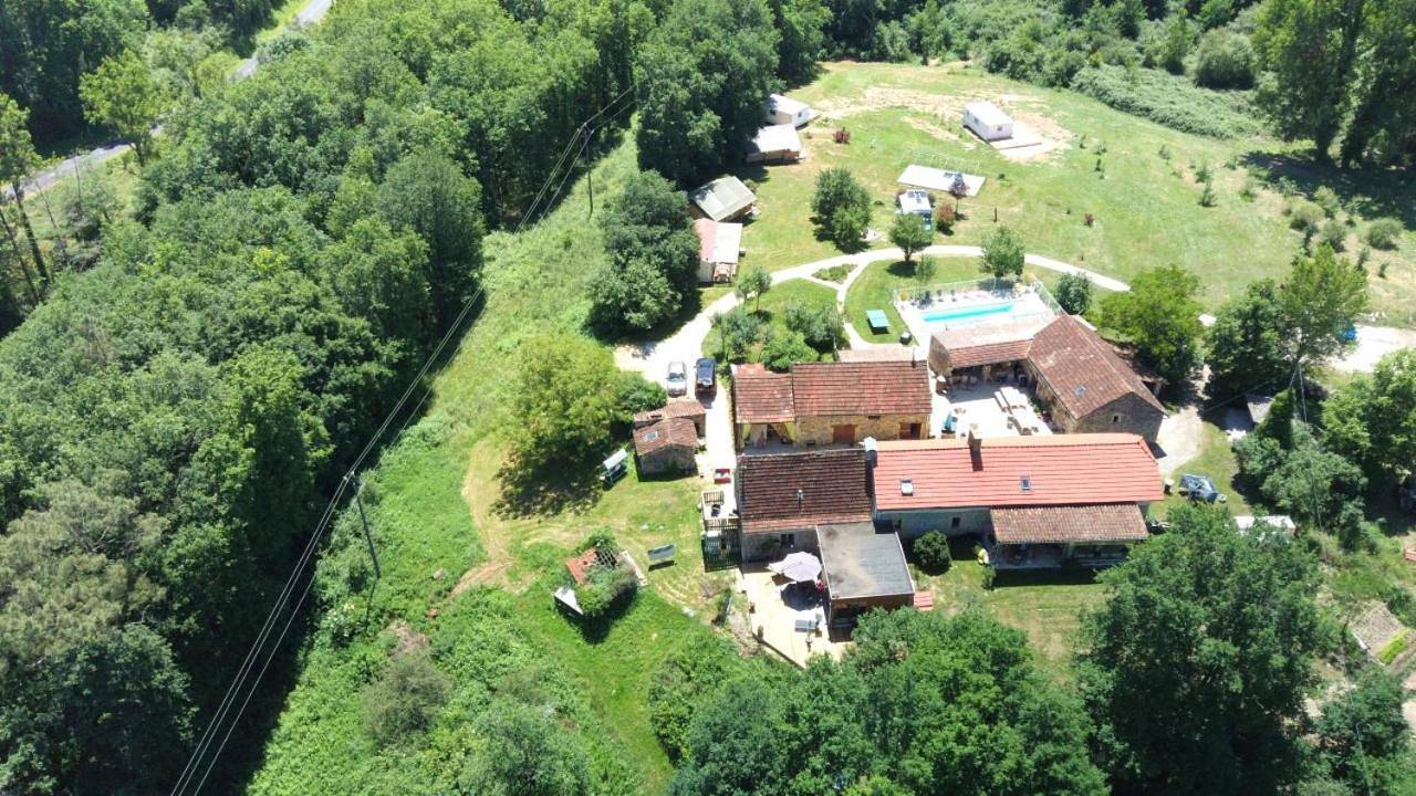 Luxe safarilodgetent met boxspring bedden in Montcléra, Quercy