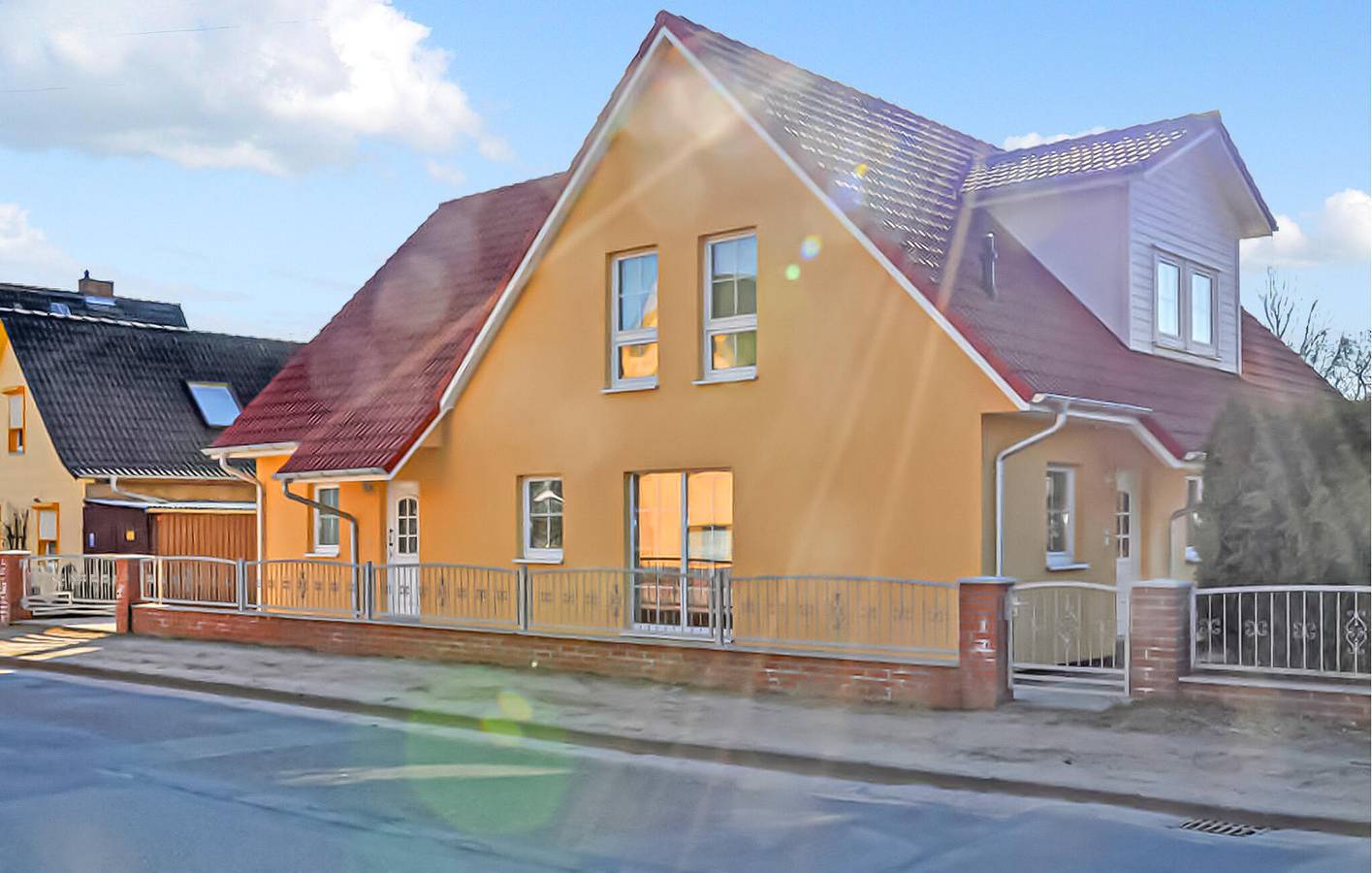 Apartamento vacacional entero, Retiro soleado con terraza-jardín, TV y aparcamiento - A 1,5 km de la playa de Volksbad in Waren (Müritz), Lago Müritz