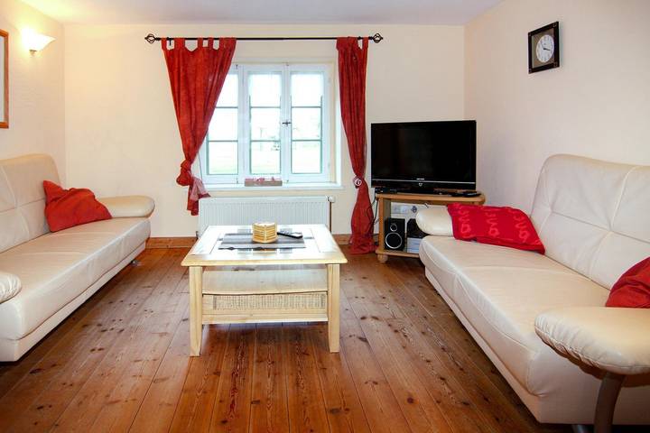 Ferienhaus für 5 Personen, mit Terrasse und Garten sowie Sauna in Neuenkirchen (Rügen) - 4