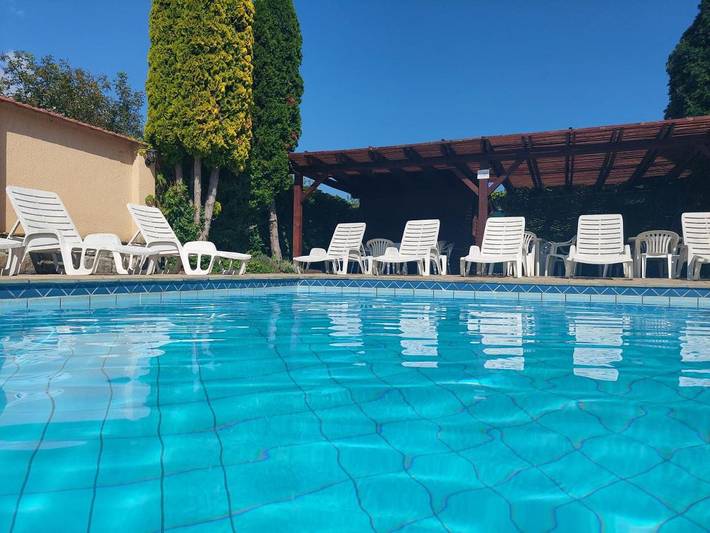 Apartamento de vacaciones para 4 personas, con jardín además de piscina y vistas - 1