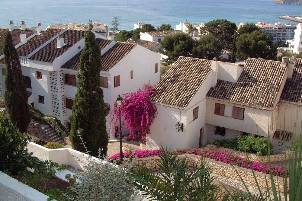 Apartment for 4 People in Town of Altea, Altea