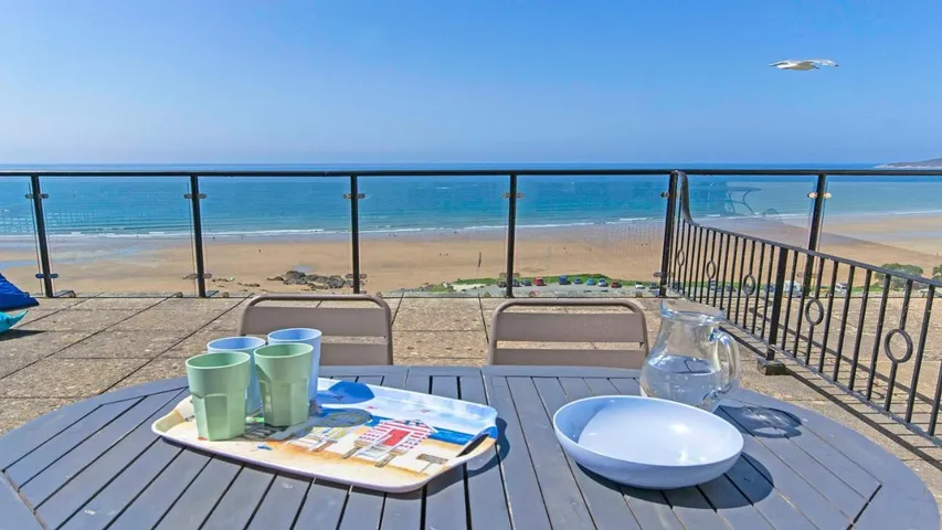 Apartamento de vacaciones para 5 personas, con jardín además de vistas y piscina - 1
