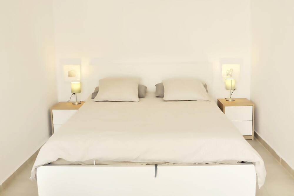 Charming house 3 blocks from the beach and 45 from Barcelona. vilanovaapartments in Cubelles, Garraf