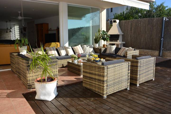 Chalet para 8 personas, con piscina además de vistas al mar y jardín, Se admiten mascotas en Garraf - 2