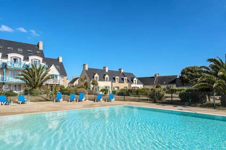 Location de vacances pour 7 personnes, avec terrasse et piscine dans Plage de Grève Blanche (Guilvinec) - 2