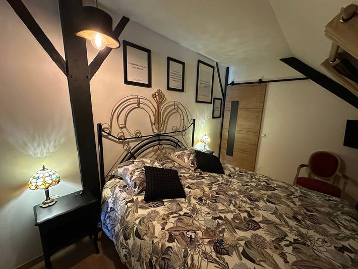 Location de vacances pour 2 personnes, avec piscine et terrasse ainsi que jardin et jacuzzi à Bressuire - 3