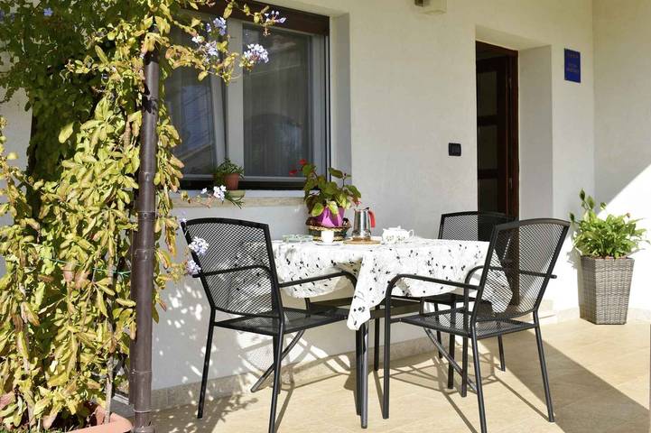 Apartament wakacyjny dla 2 osób, z balkon/ taras w Kanegra