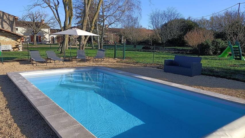 Maison de vacances pour 8 personnes, avec piscine ainsi que terrasse et jardin