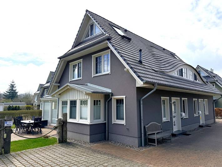 Ferienhaus für 8 Personen, mit Terrasse und Garten