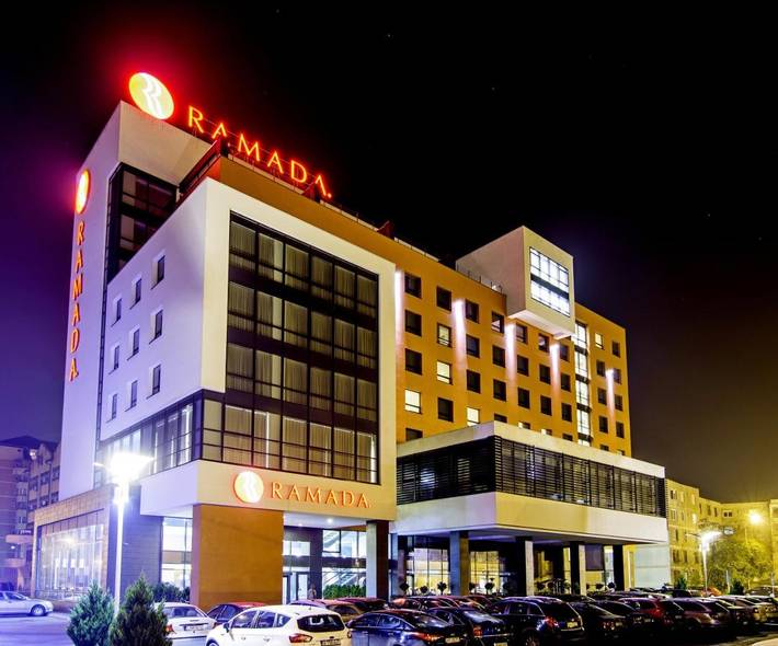 Hôtel pour 6 personnes, avec sauna ainsi que jacuzzi et terrasse