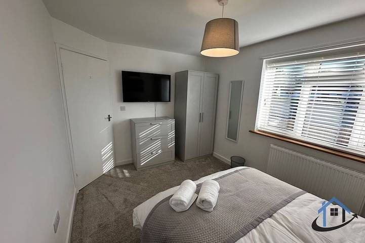 Beckleigh House King or twin beds free parking x3 in Kettering, Northamptonshire